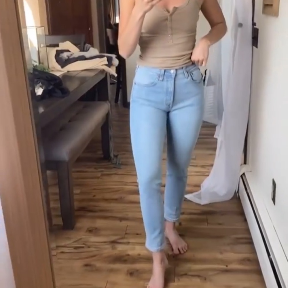 Levis